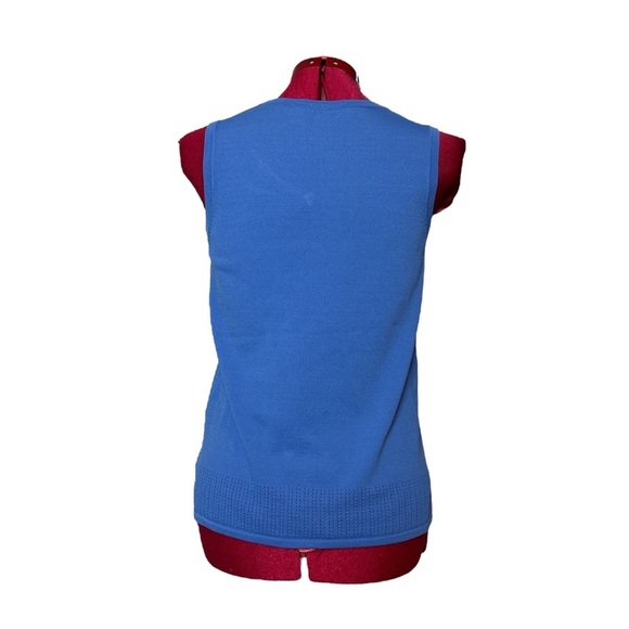 Cleo blue sleeveless knit v-neck layering sweater - Picture 4 of 11